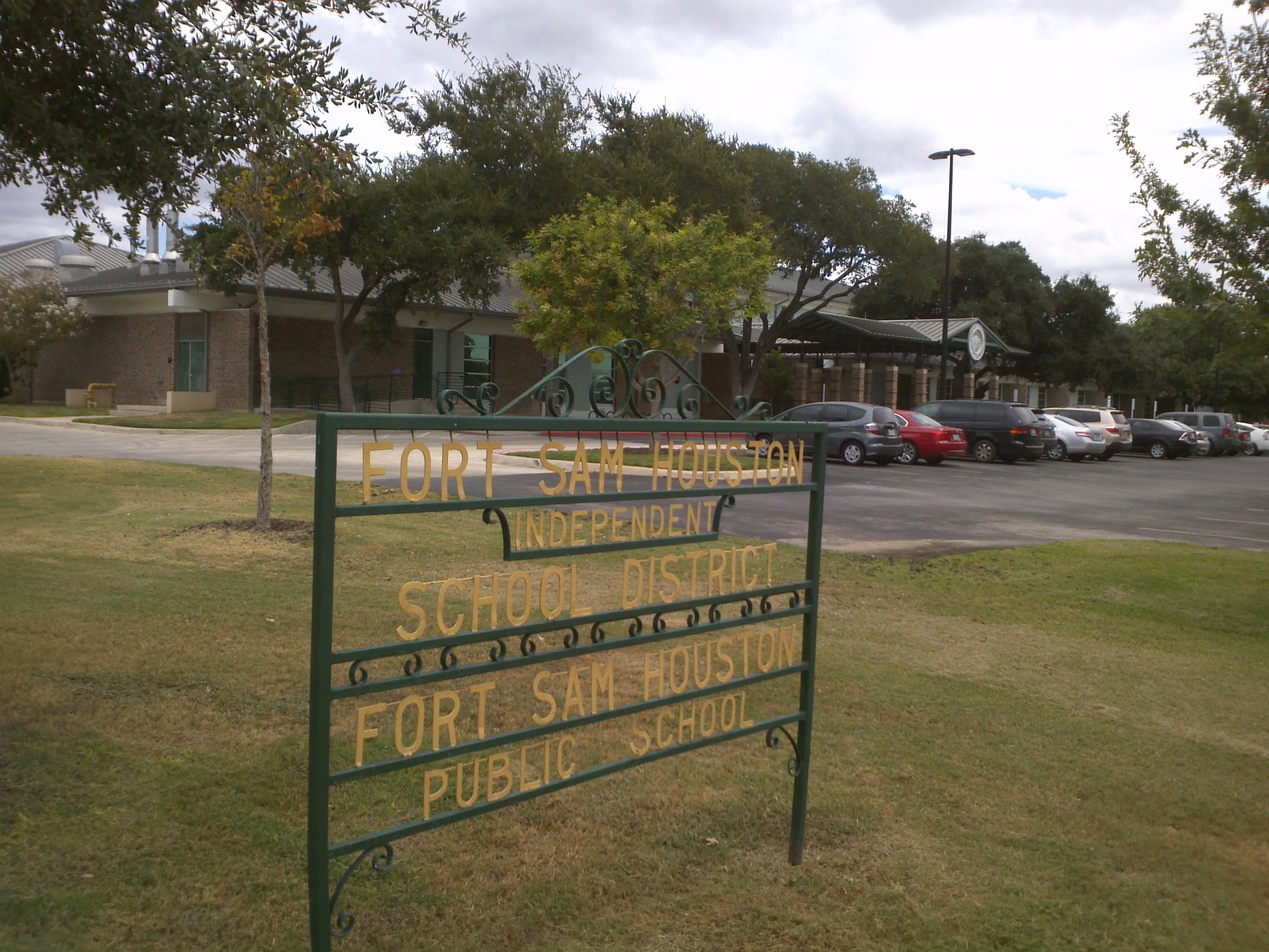 Fort_Sam_Houston_ISD_sign_military_schools_083013  